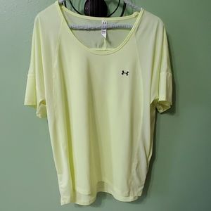 UA top. Light yellow excellent condition.